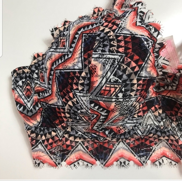 🧡 VS PINK 🧡 Aztec orange halter lace bralette 🌟🌻🍁🆓🆓🆓FREEW/$30BUNDLE❣️ - Picture 3 of 6